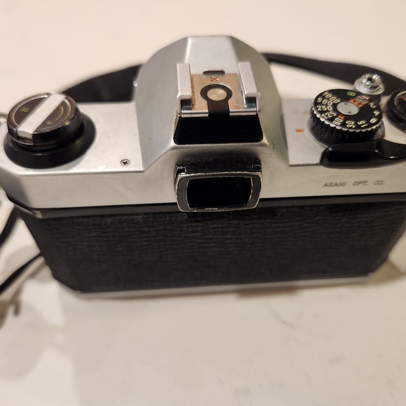 Pentax K1000 35mm SLR FILM camera w 50mm Pentax lens and Pro TAMRAC strap - Picture 2 of 8